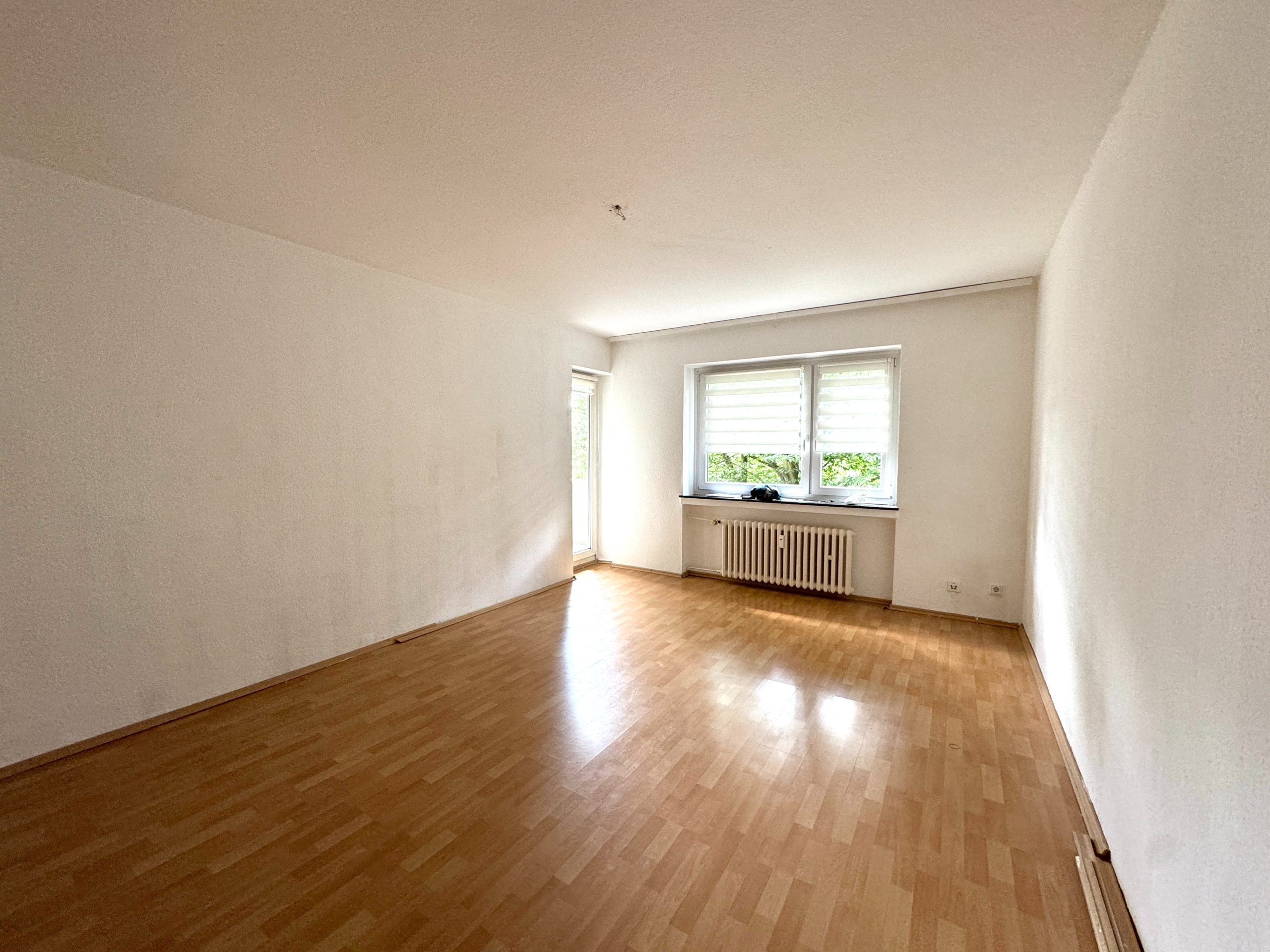 Wohnzimmer vor Renovierung